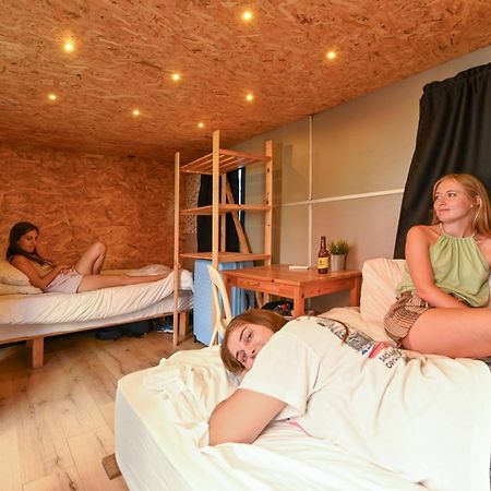 Caravan Hostel Tel Aviv By Roger Age 18-45 Екстериор снимка