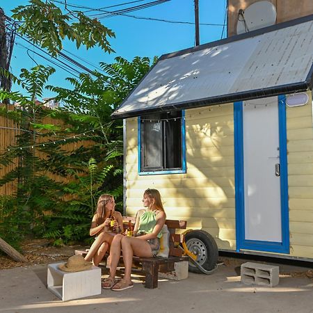 Caravan Hostel Tel Aviv By Roger Age 18-45 Екстериор снимка