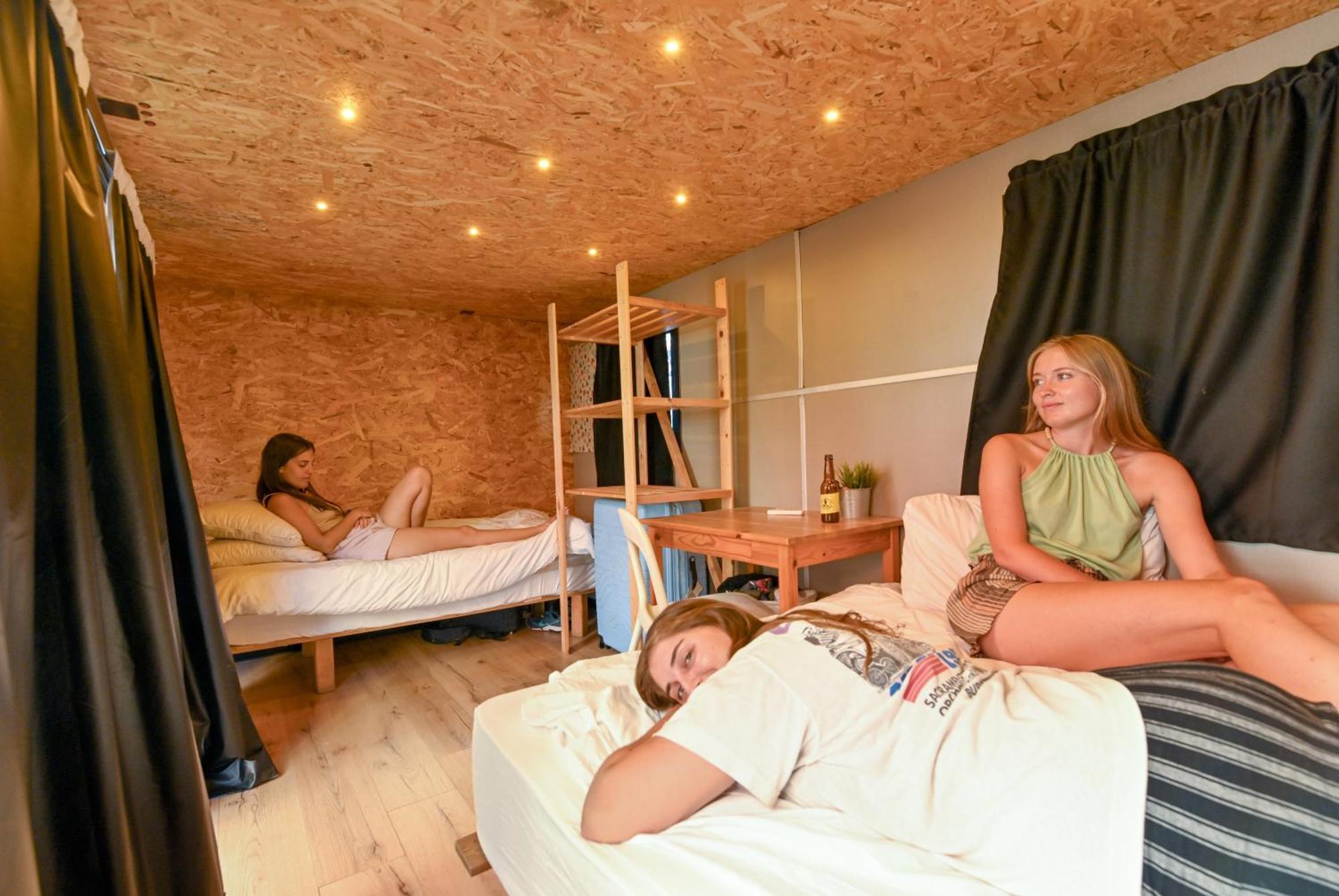 Caravan Hostel Tel Aviv By Roger Age 18-45 Екстериор снимка