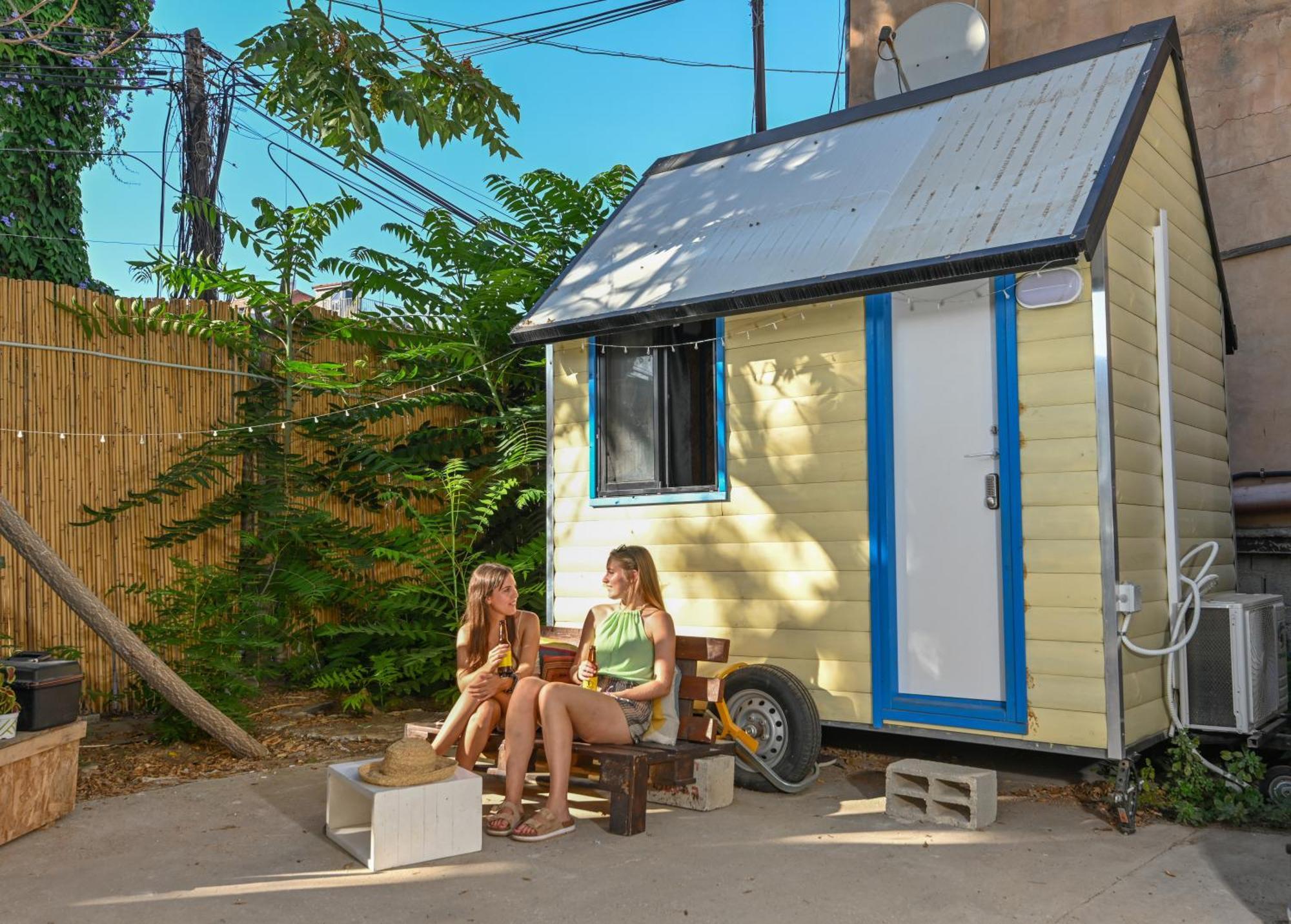 Caravan Hostel Tel Aviv By Roger Age 18-45 Екстериор снимка