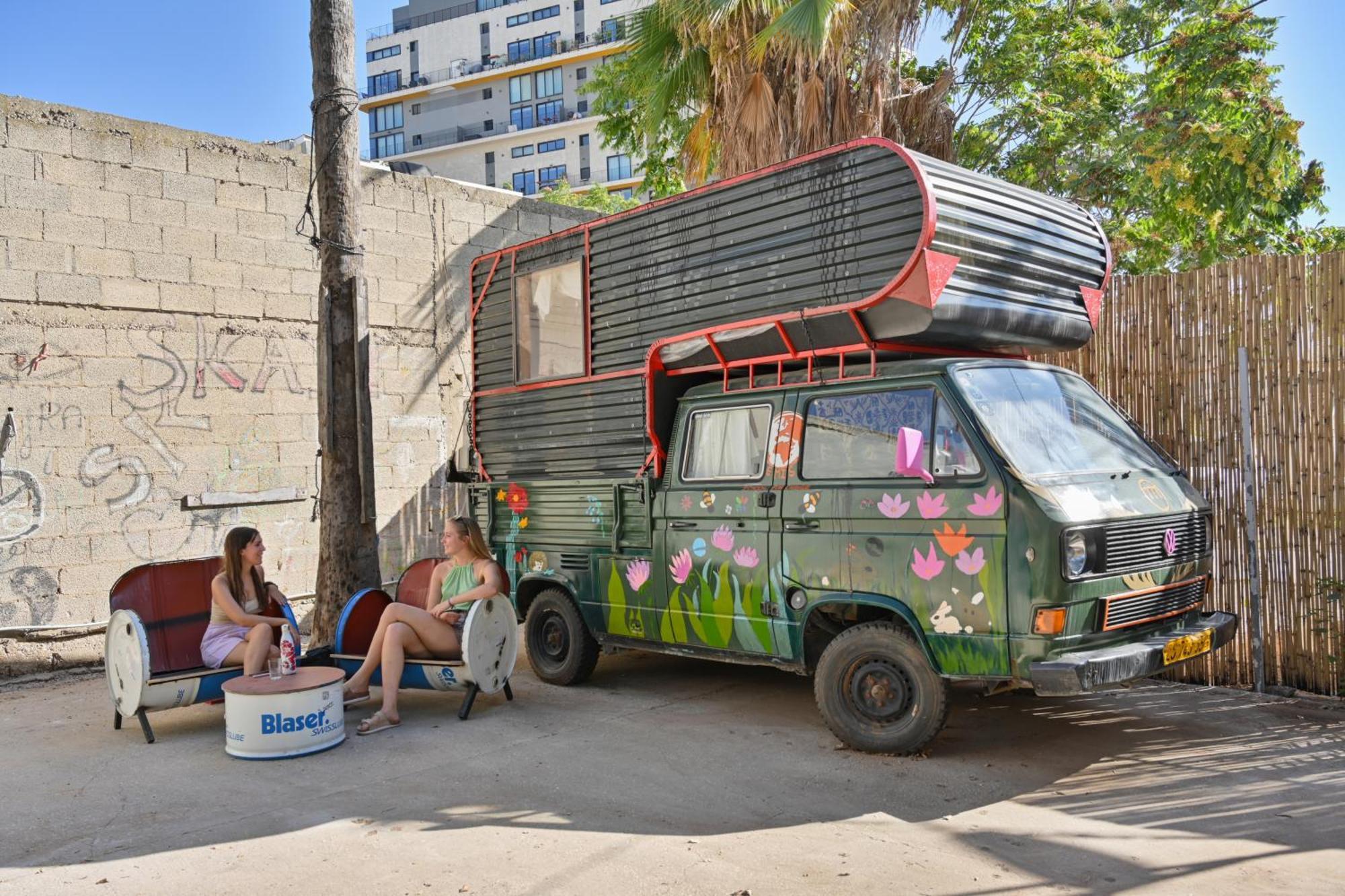 Caravan Hostel Tel Aviv By Roger Age 18-45 Екстериор снимка