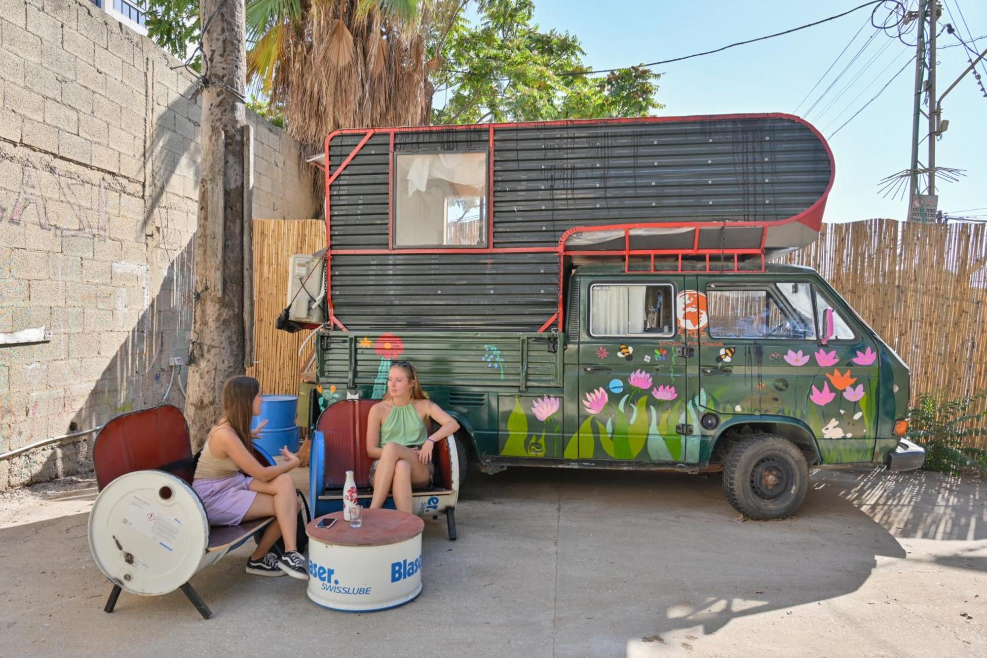 Caravan Hostel Tel Aviv By Roger Age 18-45 Екстериор снимка