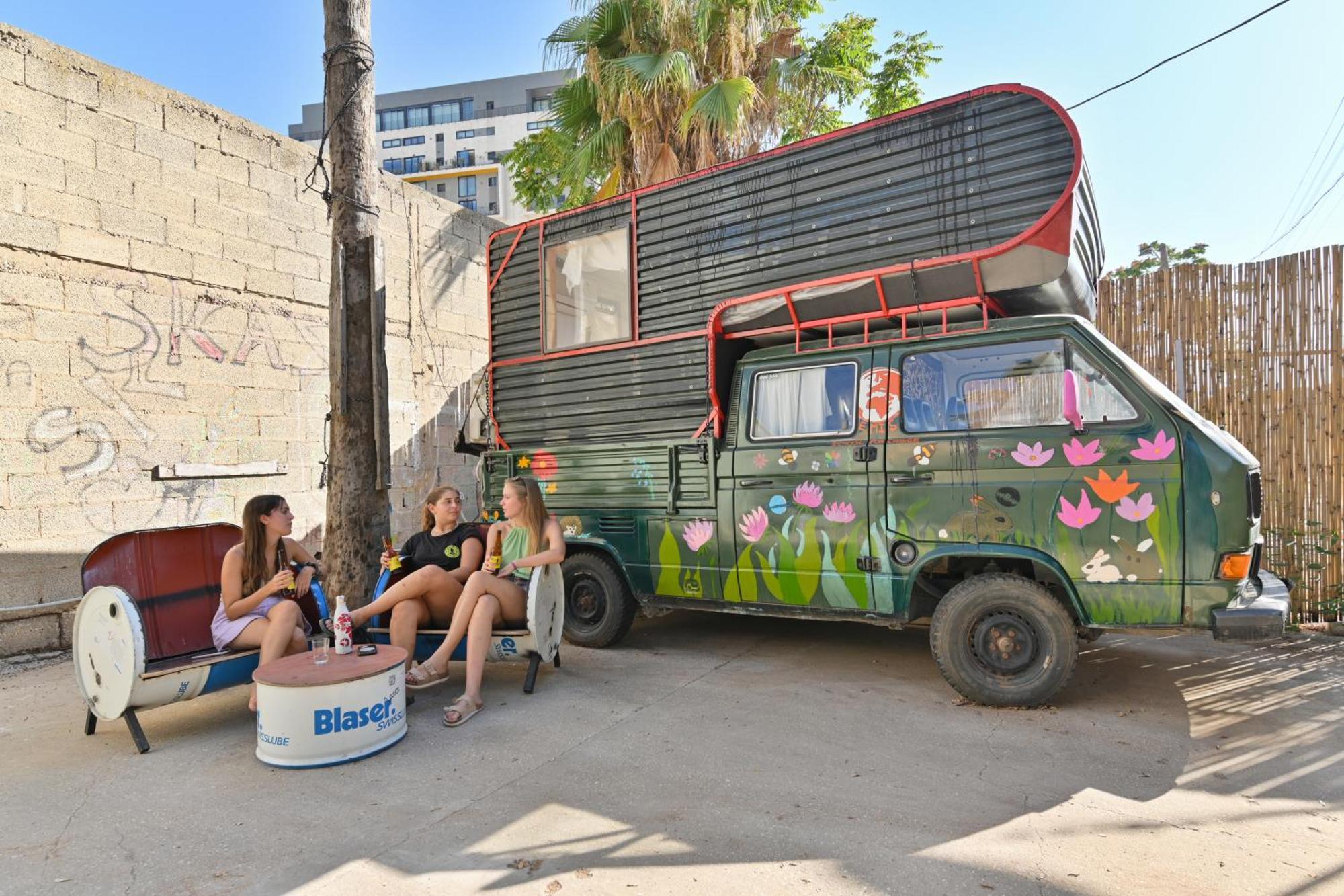 Caravan Hostel Tel Aviv By Roger Age 18-45 Екстериор снимка
