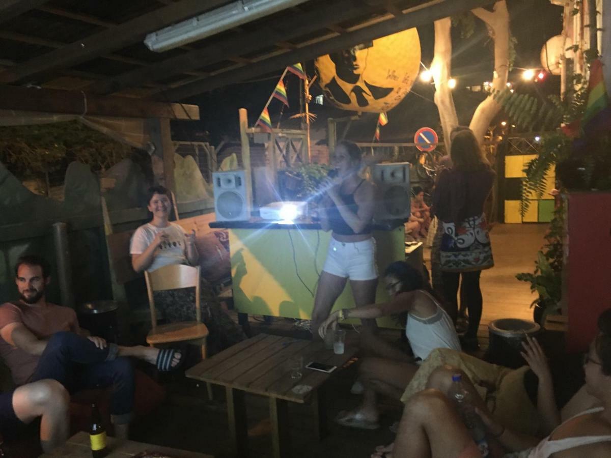 Caravan Hostel Tel Aviv By Roger Age 18-45 Екстериор снимка